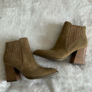Marc Fisher Size 6 Suede Brown Booties